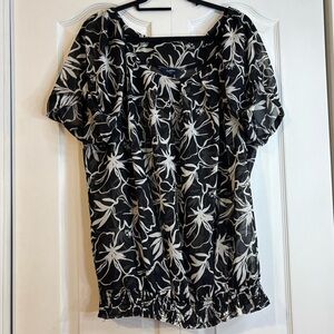 Reitmans Black and White Floral Blouse